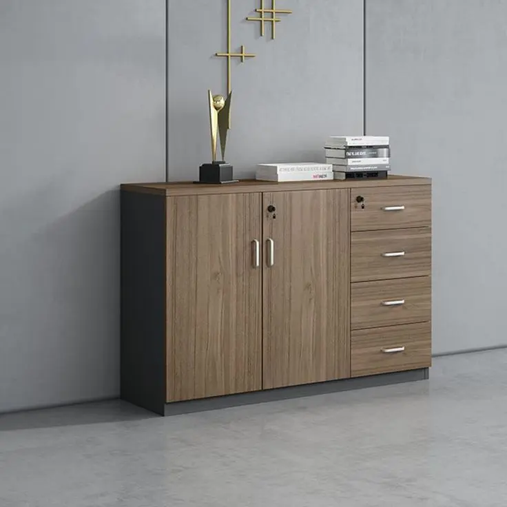 کابینت قدیمی قبل از تغییر رنگ و لایهکاری