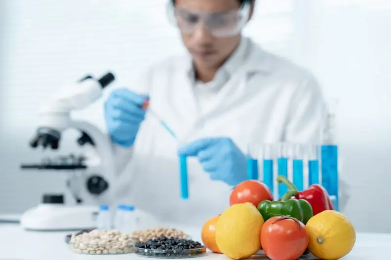 منبع تغذیه آزمایشگاهی با تنظیمات دقیق و نمایشگر دیجیتال برای کنترل ولتاژ و جریان