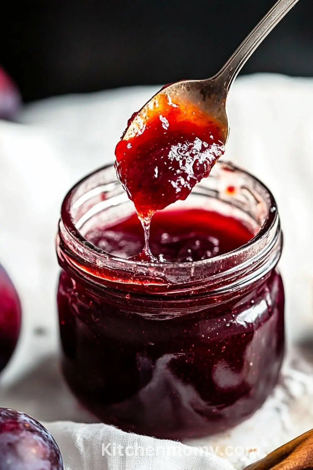 رب آلوچه سنتی با گردو و پسته