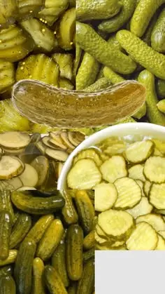 ترشی مخلوط همراه با غذاهای ایرانی