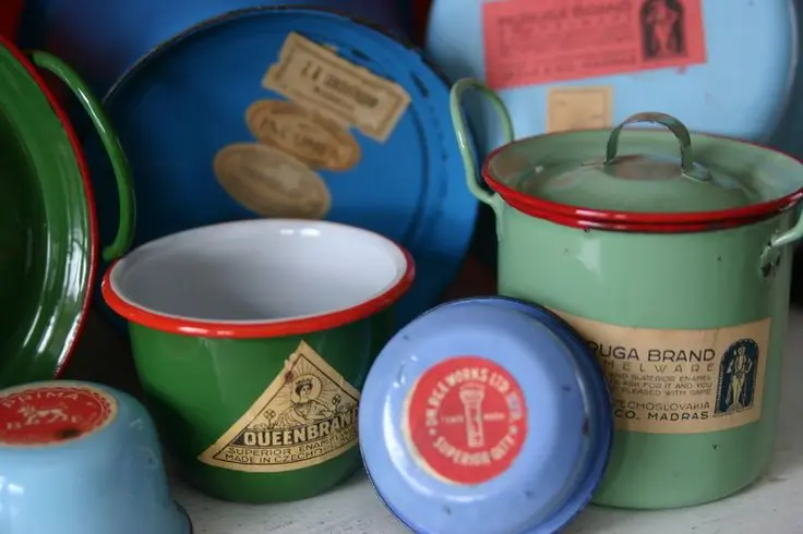 کدام محصولات میناکاری انتخاب بهتری است؟ بررسی کامل و ساده