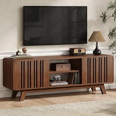 میز تلویزیون با طراحی کلاسیک و استفاده از چوب طبیعی