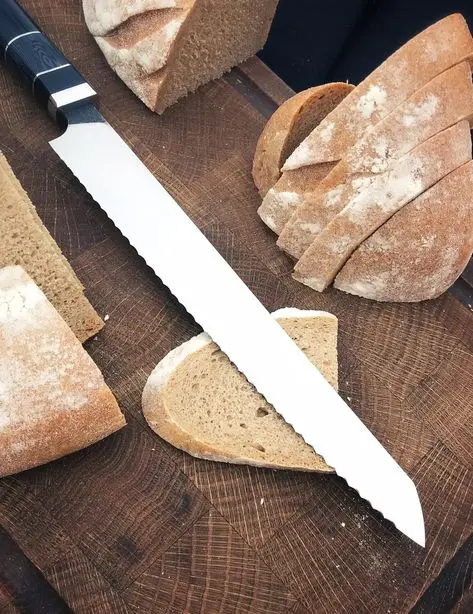 مقایسه گزینه‌های چاقوی نان؛ چطور بهترین انتخاب را داشته باشیم؟