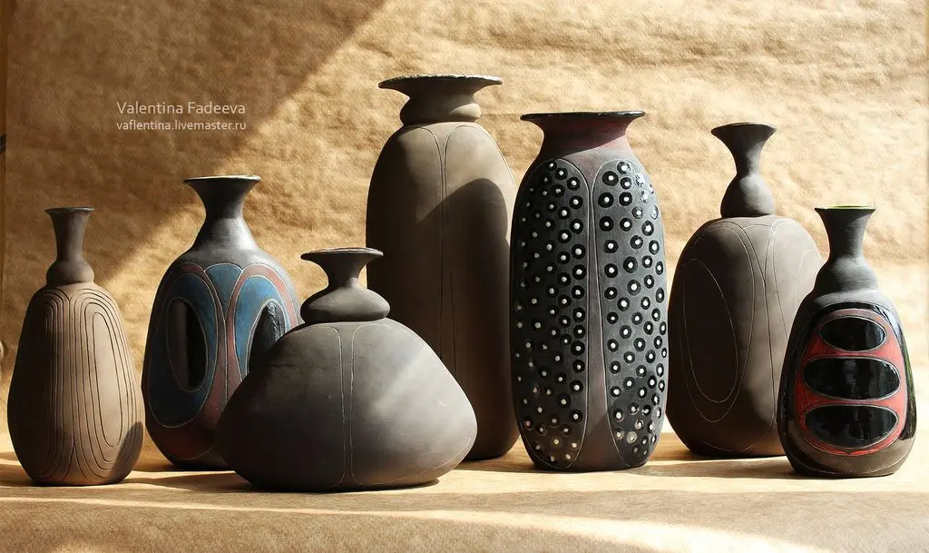 نمونه‌ای از سنگ طبیعی گرانیت با طرح و رنگ‌های متنوع و طبیعی