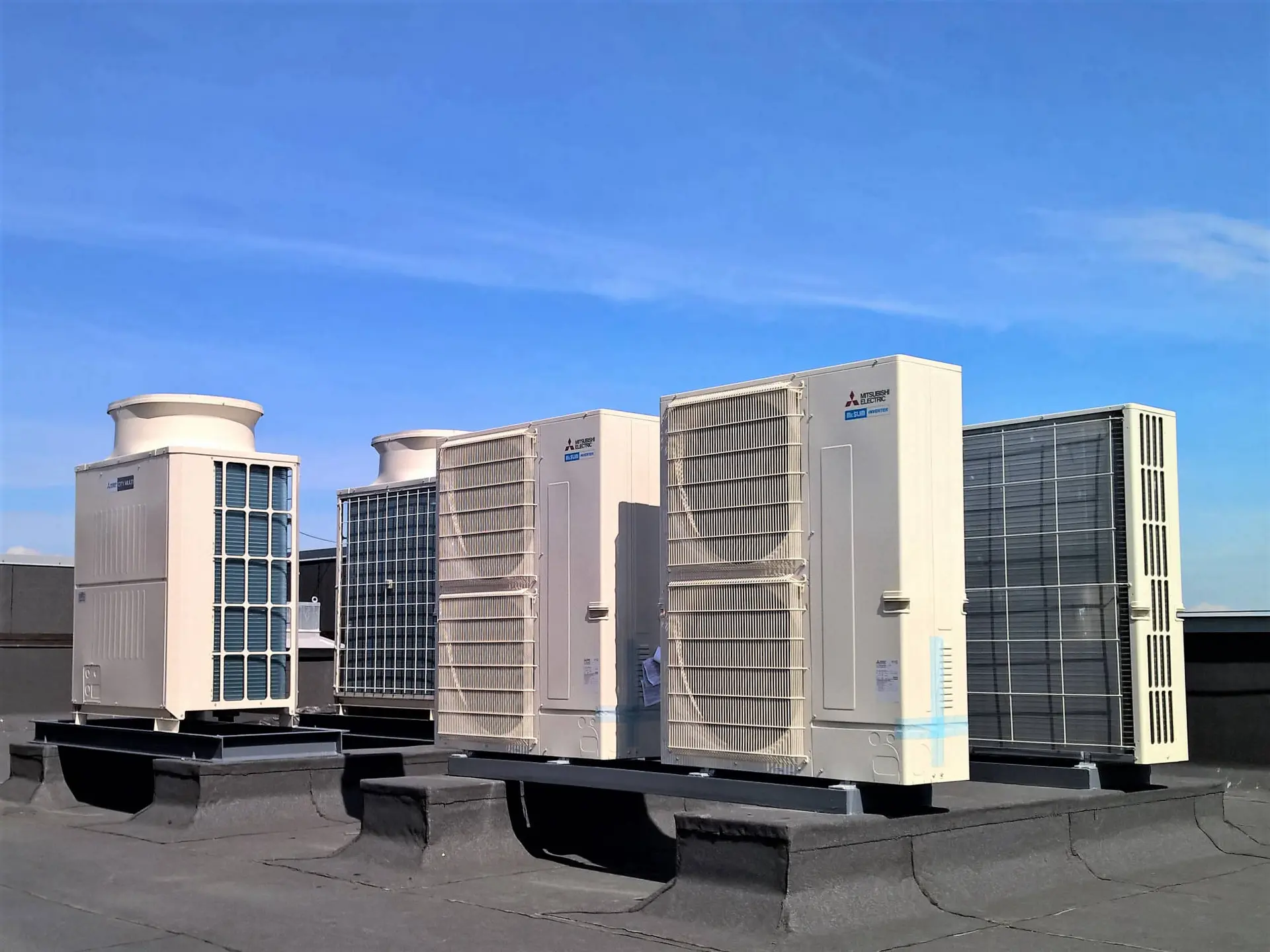 نمونهای از واحد خارجی سیستم VRF در یک ساختمان
