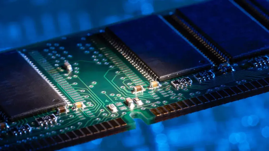 نمونه‌ای از رم‌های DDR4 با طراحی‌های مختلف و رنگی