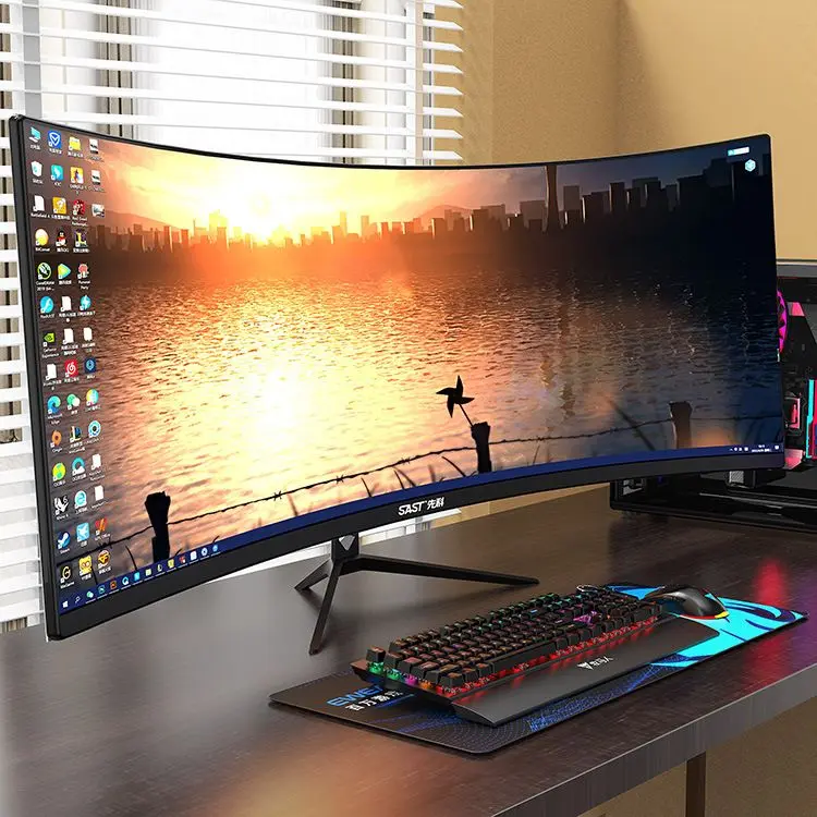 مانیتور پشت سری با طراحی بدون پایه و امکان نصب بر روی دیوار در محیط کار