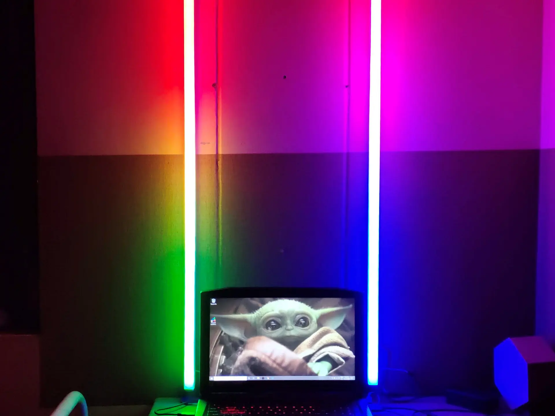 نمونه ریسه‌های RGB برای نورپردازی داخلی و خارجی