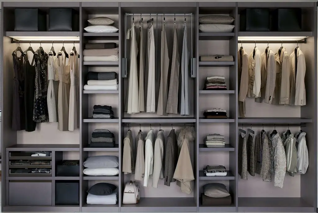 نمونه‌ای از کابینت ممبران با طراحی مدرن و رنگ سفید