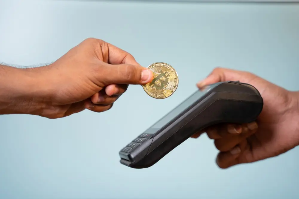 نمونهای از یک کیف پول سختافزاری برای افزایش امنیت بیتکوین
