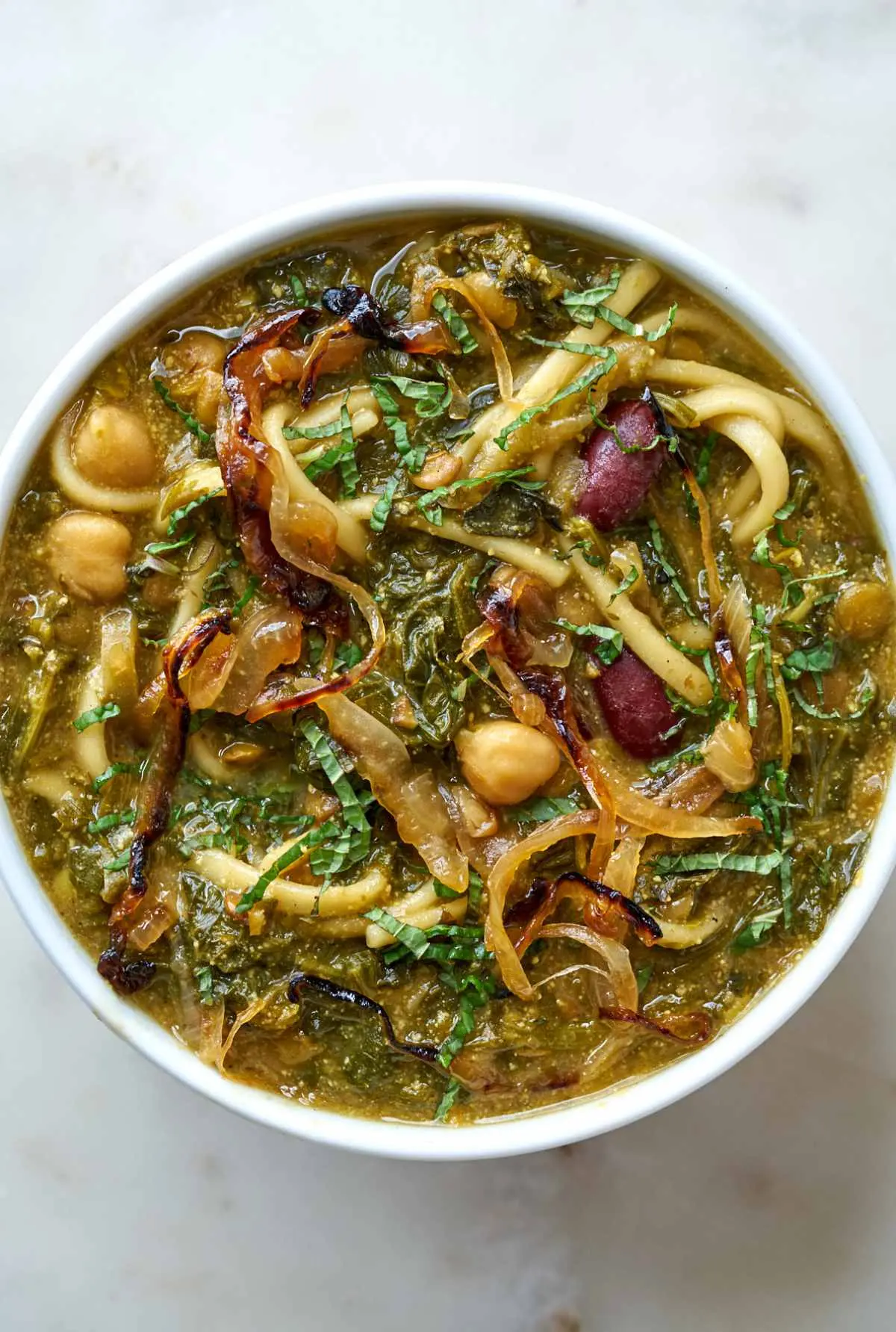طرز تهیه آش رشته خوشمزه و جاافتاده؛ راهنمای کامل و کاربردی