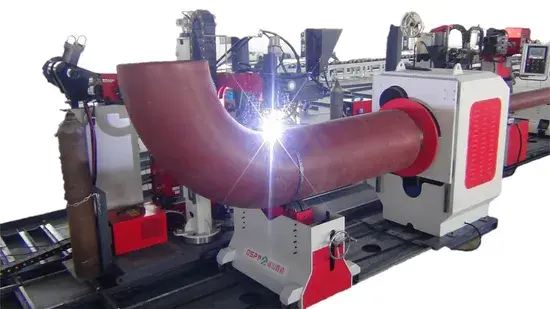 دستگاه جوش لوله اتوماتیک در یک کارخانه صنعتی