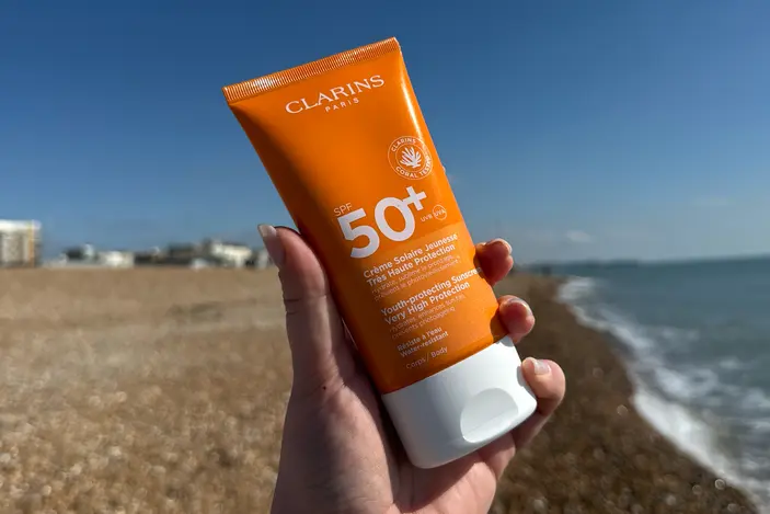 ضدآفتاب با فرمول سبک و SPF بالا برای پوست مردان