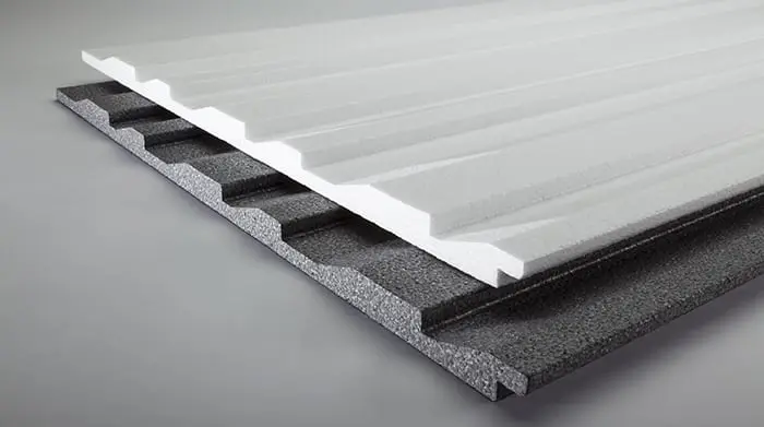 نصب ترمووال روی دیوار و کابینت‌های آشپزخانه به عنوان مثالی از کاربردهای داخلی آن