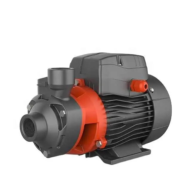 نصب لوله‌کشی و پمپ آب در یک پروژه ساختمانی با استفاده از تجهیزات مدرن