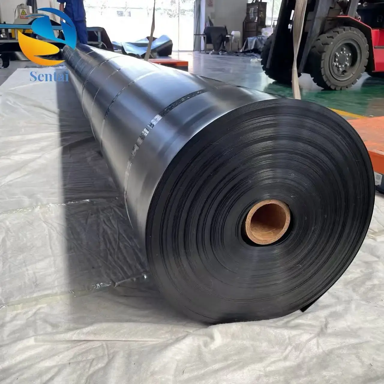 ژئوممبران چیست و چگونه برای آب‌بندی استخر و مخازن استفاده می‌شود؛ بررسی نکات و جزئیات مهم