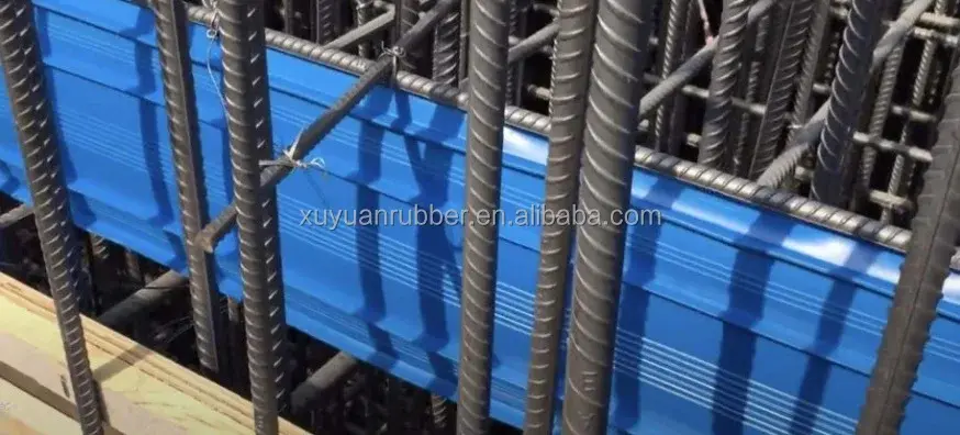 واتراستاپ بنتونیتی در حال تورم پس از تماس با آب