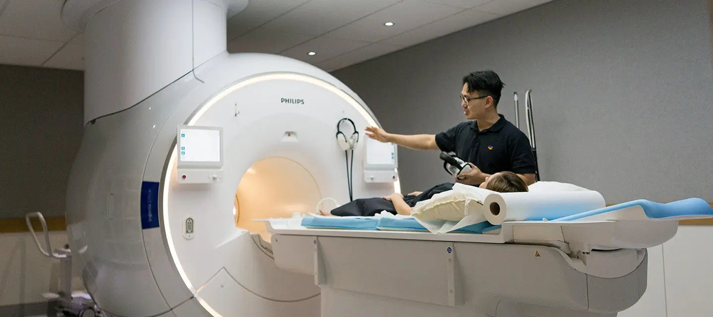 تصویر نمونه‌ای از اسکن MRI مغز با کیفیت بالا