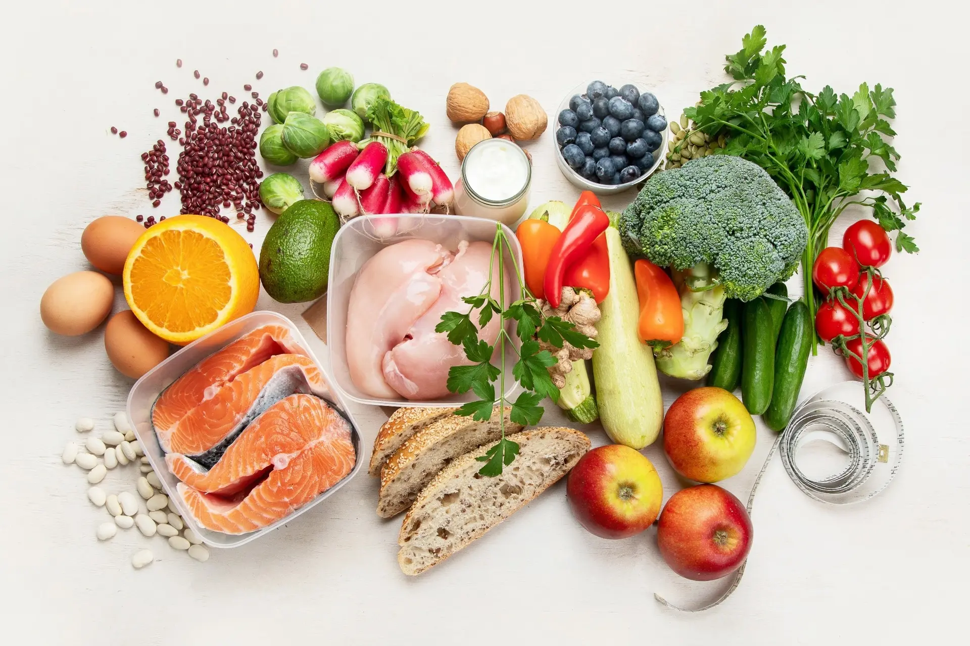 مقایسه بین یک غذای فرآوری‌شده و یک غذای طبیعی و سالم