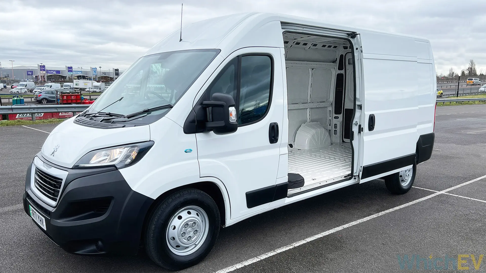 بکس برقی Peugeot e-Boxer با طراحی زیبا و سیستم کنترل پیشرفته