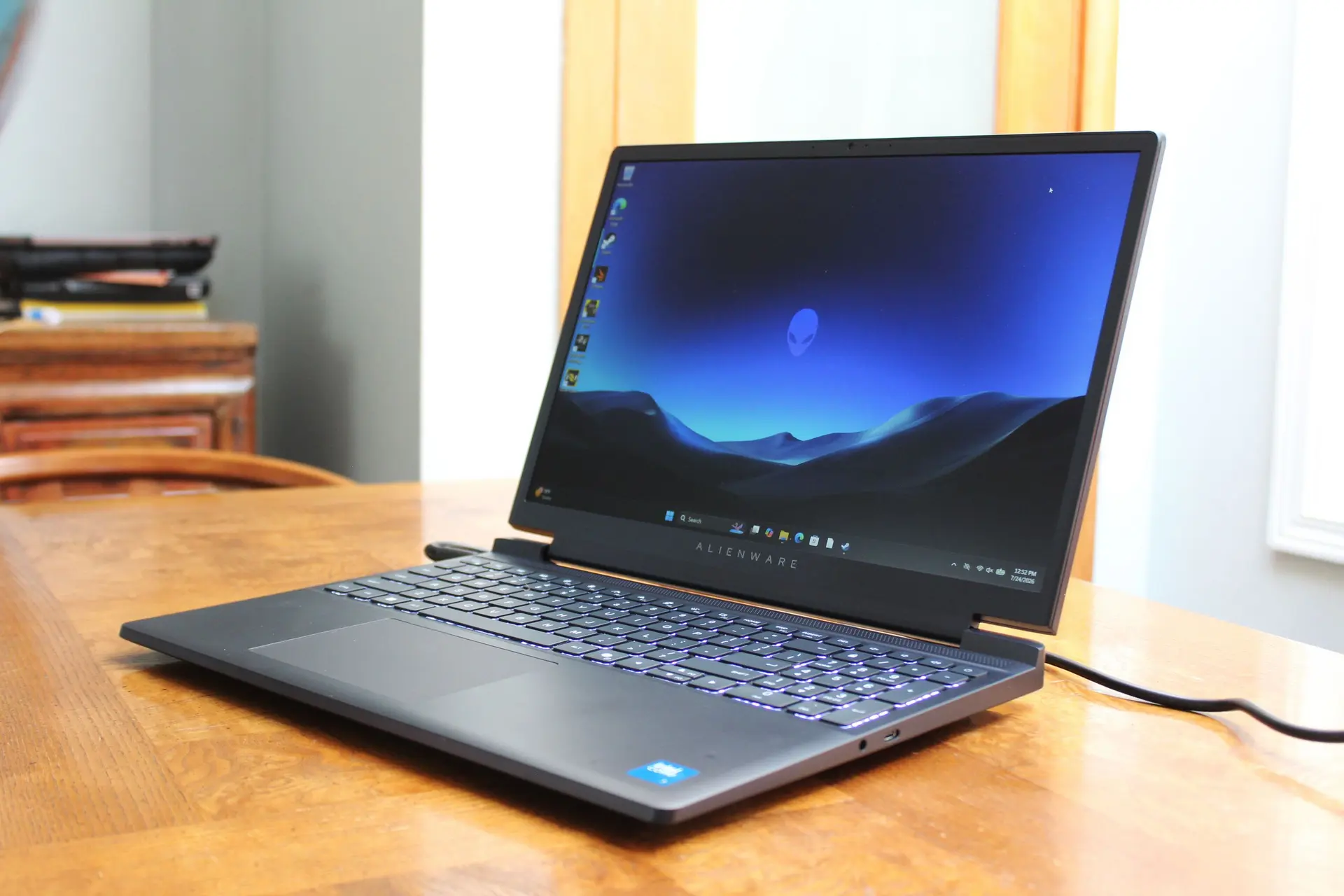 لپتاپ گیمینگ Alienware 15 با صفحه نمایش بزرگ و سیستم خنککننده پیشرفته