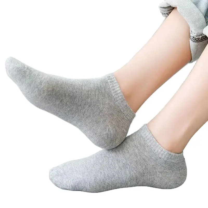 مقایسه گزینه‌های جوراب مردانه؛ چطور بهترین انتخاب را داشته باشیم؟