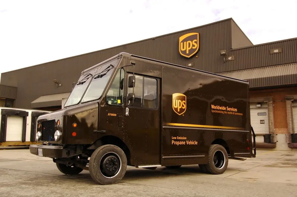 نصب یک UPS کوچک در کنار مودم برای تأمین برق مداوم و جلوگیری از قطع اینترنت