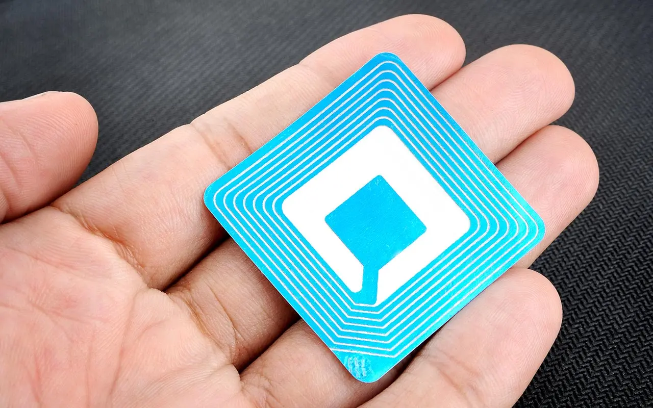 برچسب RFID چیست و چه تفاوتی با بارکد دارد؛ قبل از اقدام این موارد را بدانید