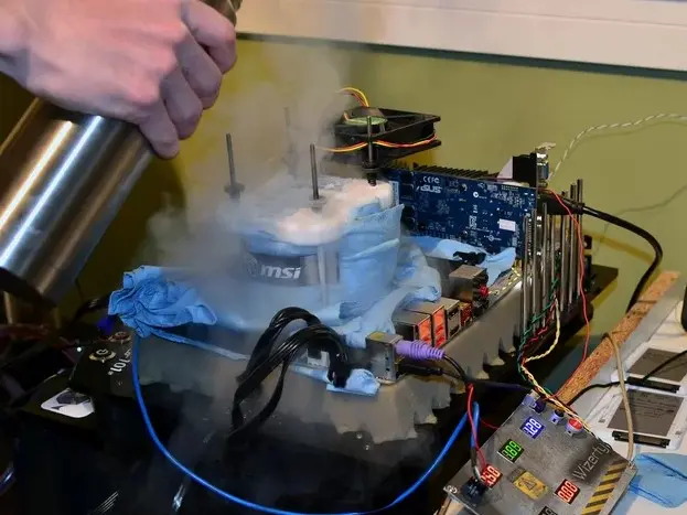 نمونه‌ای از تنظیمات اورکلاک در نرم‌افزار MSI Afterburner