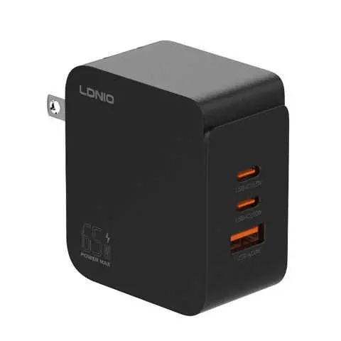 نمونه شارژر موبایل با کابل USB-C و پورت‌های چندگانه