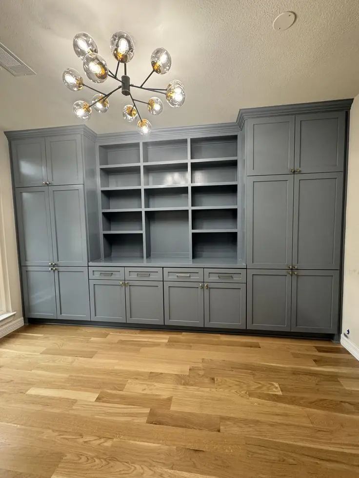 نمونه‌ای از کابینت‌های SPL با طراحی مدرن و سطحی صاف و بدون درز