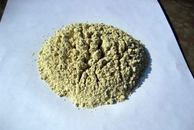 بنتونیت چیست و چه کاربردی در آب‌بندی فونداسیون و سازه‌های زیرزمینی دارد؛ پاسخ به پرسش‌های مهم