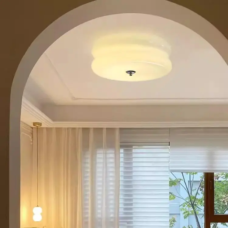 چراغ توکار LED با طراحی ساده و نورپردازی یکنواخت برای فضاهای داخلی