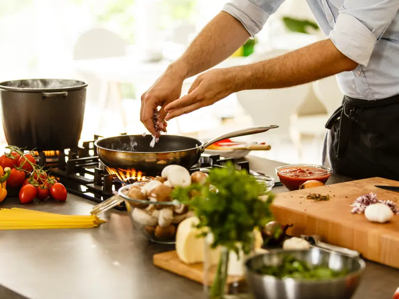 سبزیجات تازه و مواد اولیه سالم برای آشپزی