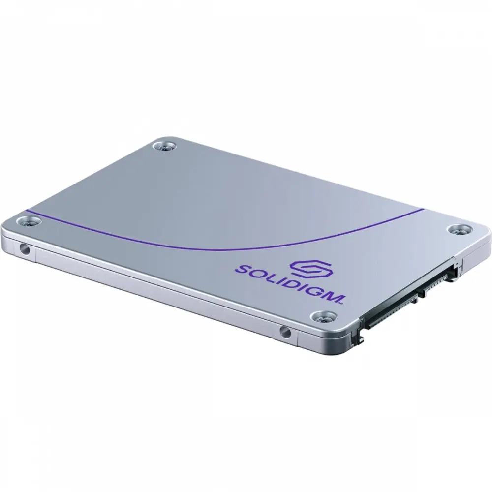 مقایسه سرعت انتقال داده در SSDهای SATA و NVMe