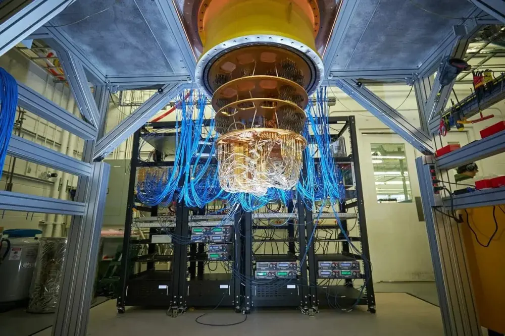 برتری کوانتومی چیست و چه زمانی کامپیوتر کوانتومی از سیستم معمولی سریع‌تر می‌شود؛ یک راهنمای کامل برای تصمیم بهتر