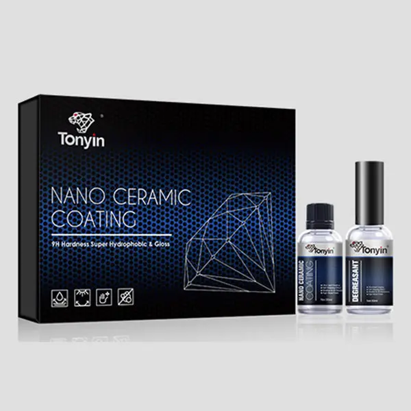 نمونه‌ای از پوشش نانو بر روی یک سطح سخت که آب به صورت قطرات روی آن جمع شده و نمی‌تواند نفوذ کند