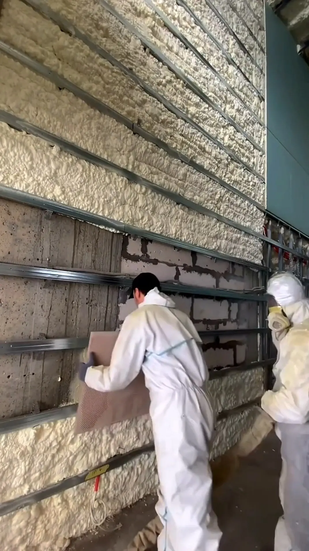 مقایسه توری رابیتس و مش فایبرگلاس در یک پروژه نازک‌کاری