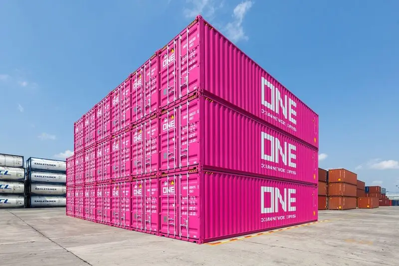 نمای گرافیکی از یک کانتینر Docker و نحوه اجرای برنامه در داخل آن