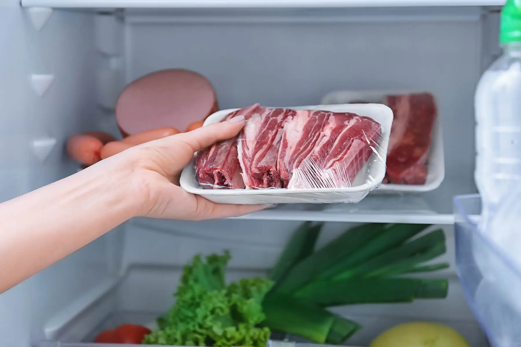 روش صحیح نگهداری گوشت در یخچال و فریزر چیست و چرا اهمیت دارد؟