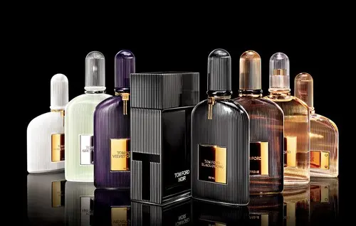 عطرهای مختلف در قوطی‌های شیک و زیبا