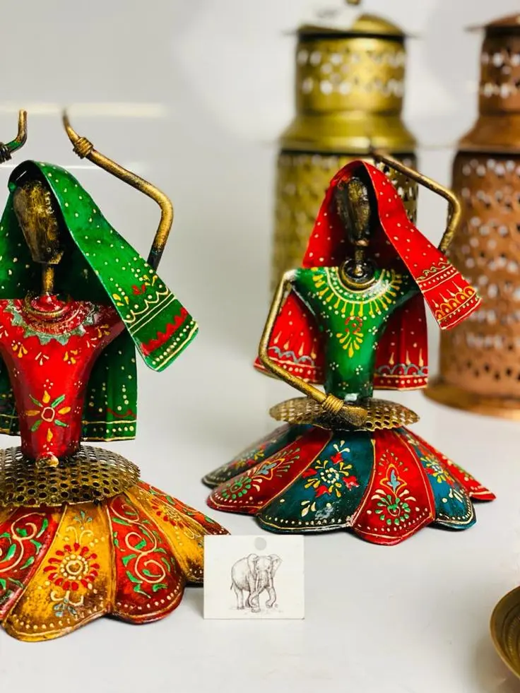 فرش ایرانی با الگوهای سنتی و رنگ‌های طبیعی