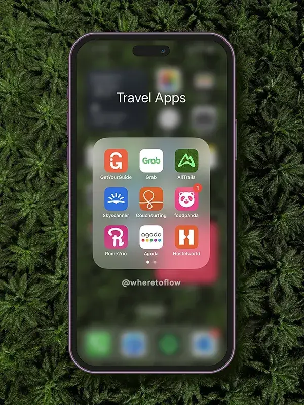 نمای اپلیکیشن Roadtrippers با نمایش مسیر سفر و جاذبه‌های محلی