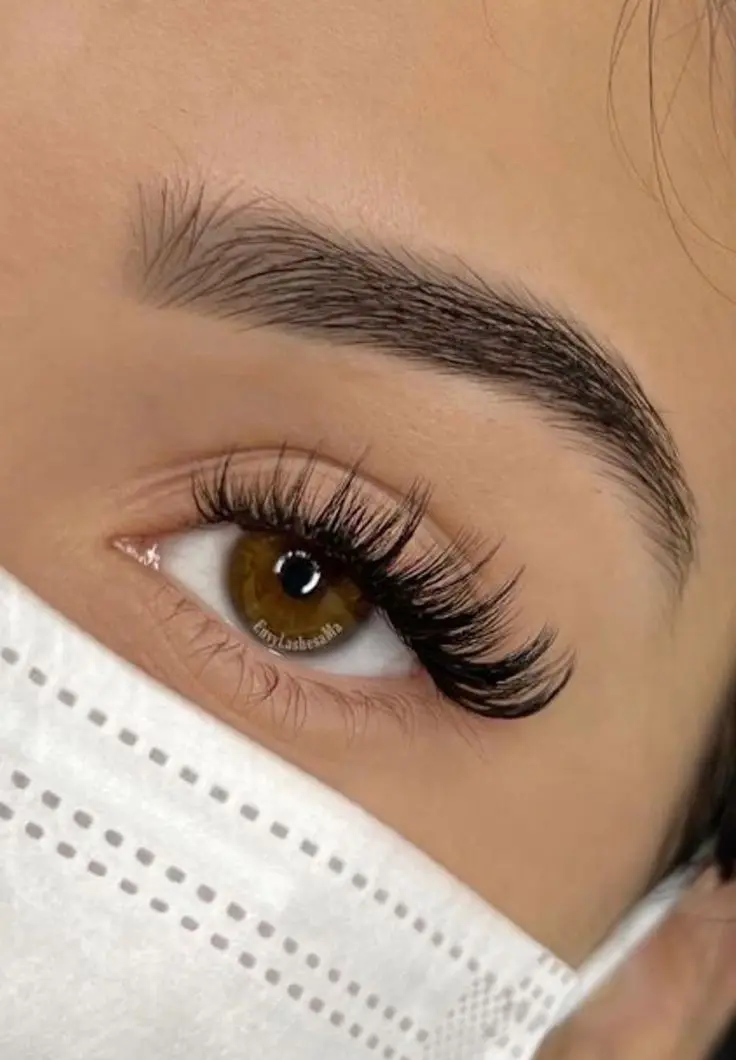 موی زیر بینی که به درستی کوتاه شده است
