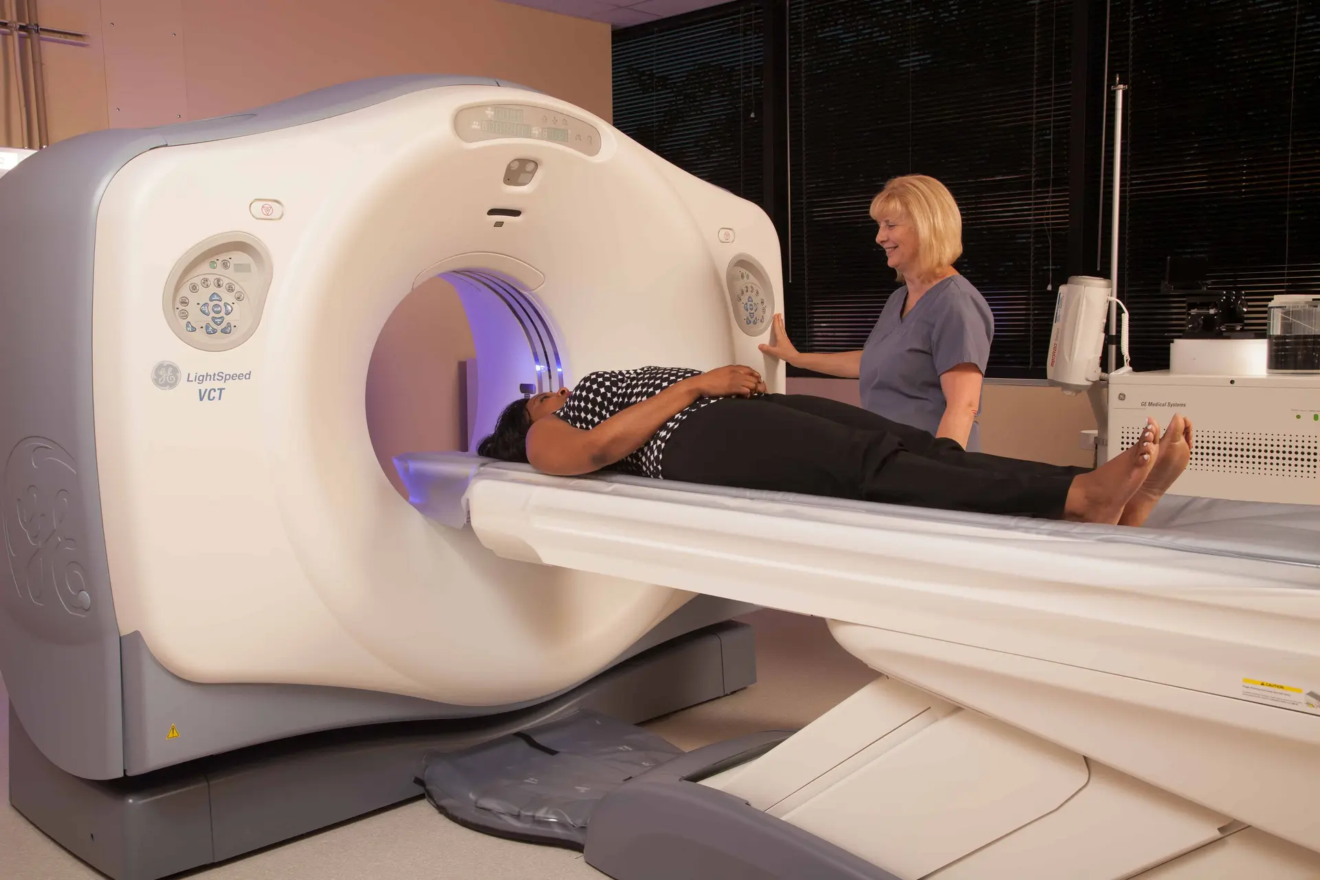دستگاه سی‌تی‌اسکن و نحوه عملکرد آن در تولید تصاویر لایه‌لایه از بدن