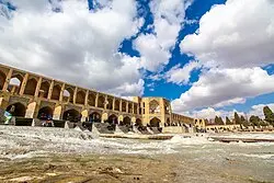 پل خواجو؛ یکی از زیباترین پل‌های تاریخی ایران و راهنمای تصمیم‌گیری