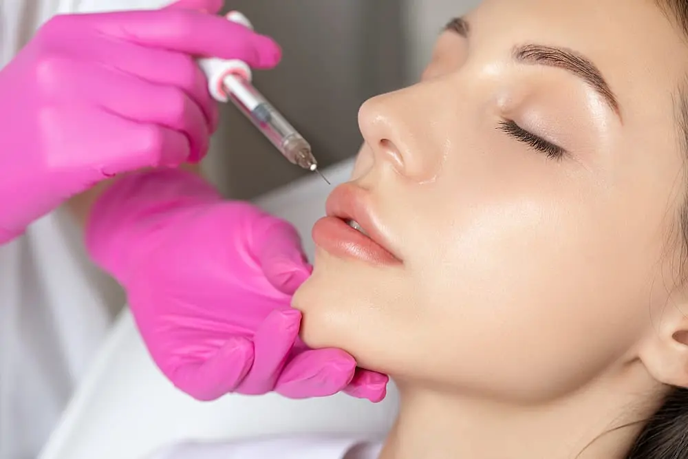 راهنمای استفاده از فیلر لب برای دستیابی به نتیجه طبیعی و زیبا