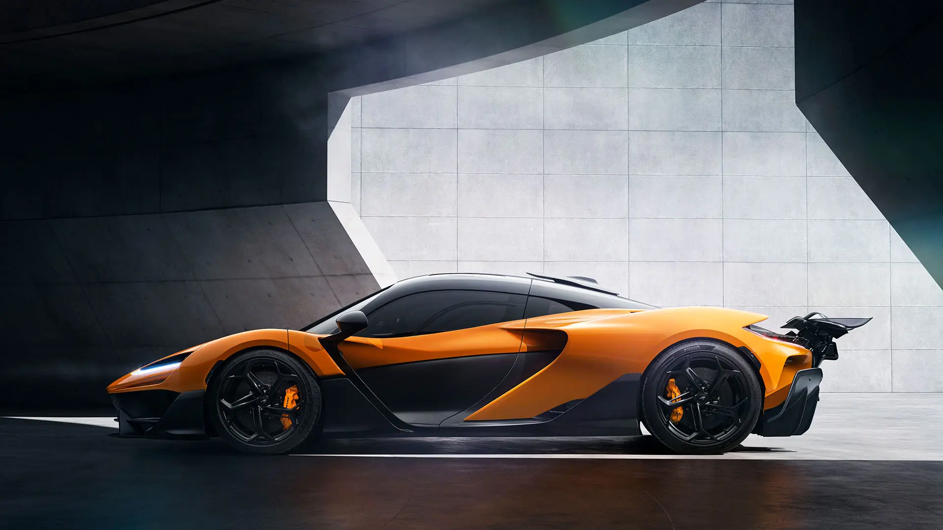 مک‌لارن W1-8، یکی از خودروهای موفق مک‌لارن در دهه ۱۹۸۰ که با موتور تربوشارژ هوندا طراحی شده بود