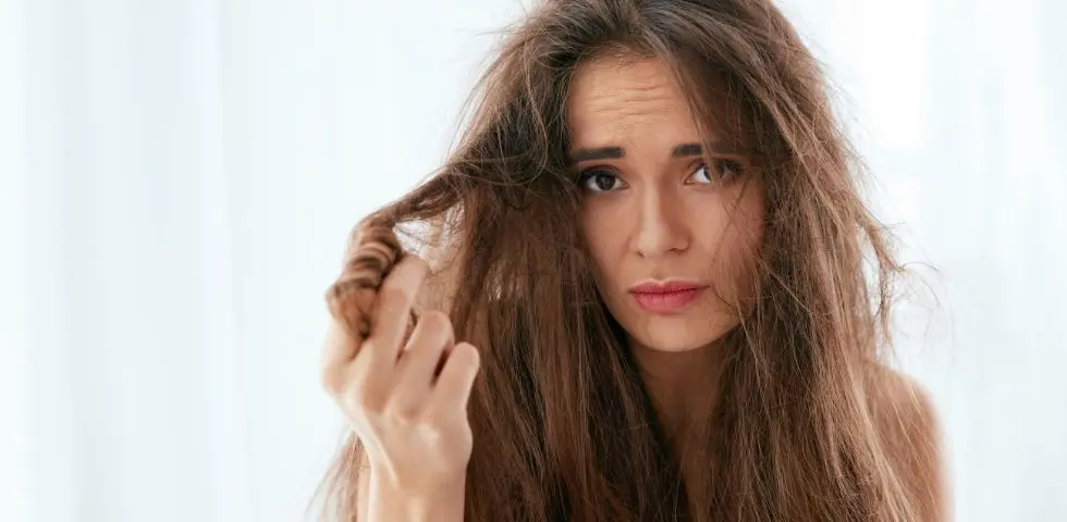 ز موهای خشک مراقبت کنیم؛ مزایا، نکات و اشتباهات رایج برای شروع درست