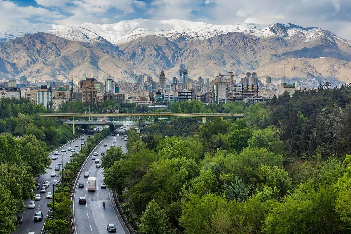 پل طبیعت دربند تهران با طراحی مدرن و منظره زیبا